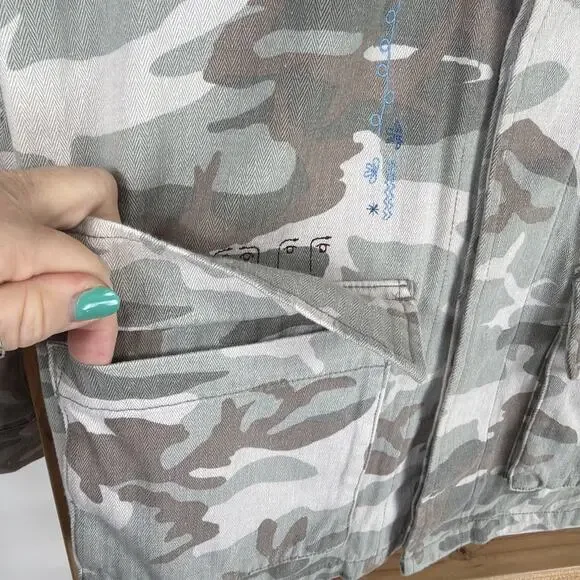 Dear John Camo Embroidered KINDNESS Button Up Jacket #1290 Size SMALL - Picture 2 of 7